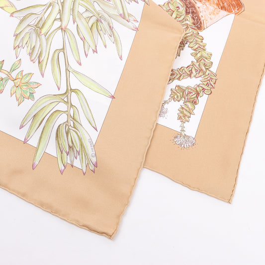 Hermès Carré 90 "JARDIN SECRET" 100% Seidentuch in Beige