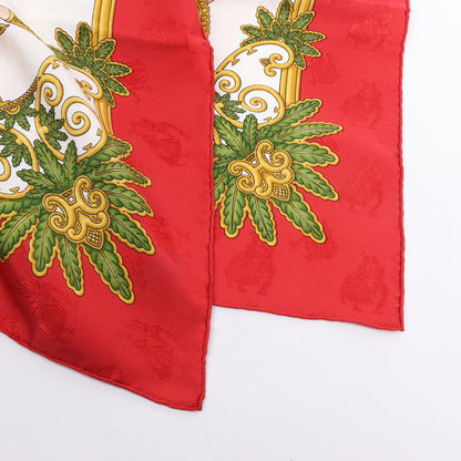 Hermès Carré 90 „Joies d'Hiver“ Schal aus 100 % Seide in Rot