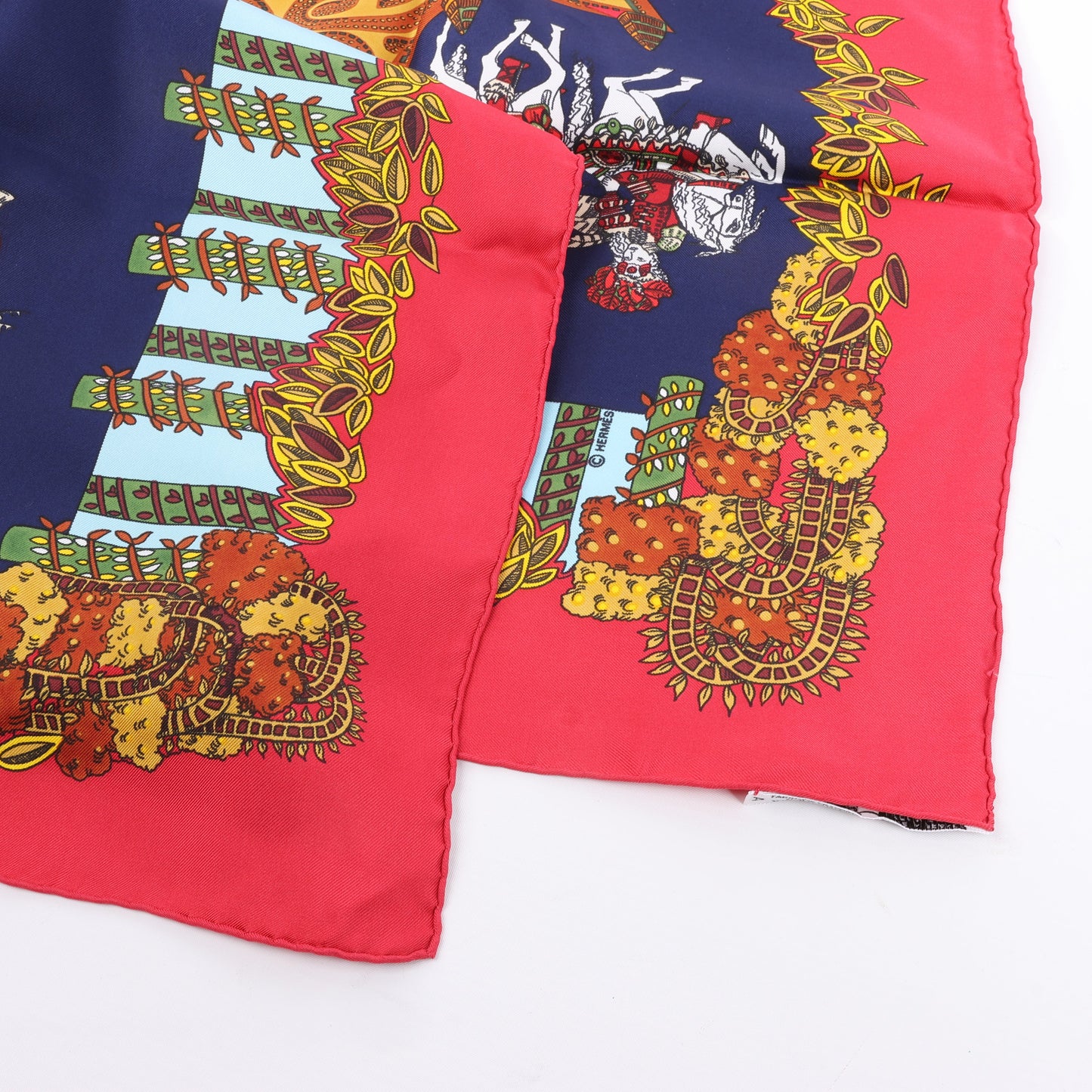 Hermès Carré 90 "LE PARADIS DU ROY" 100% Silk Scarf in Red