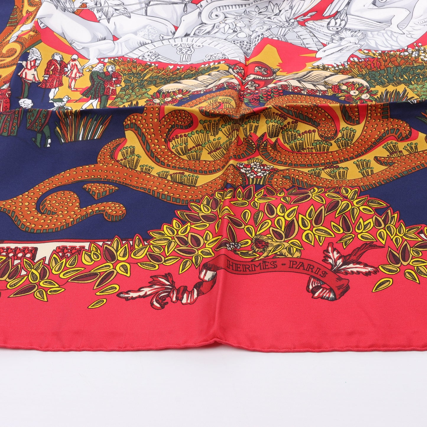 Hermès Carré 90 "LE PARADIS DU ROY" 100% Silk Scarf in Red