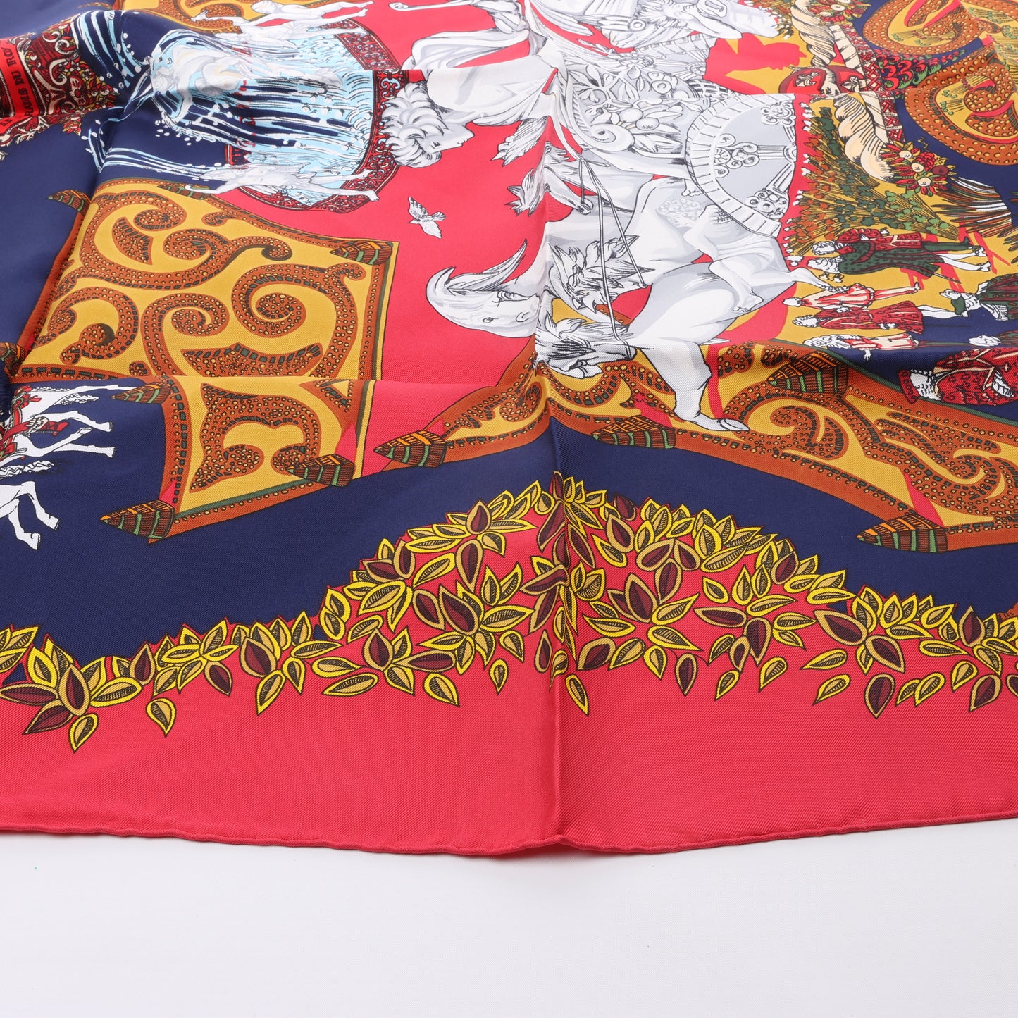 Hermès Carré 90 „LE PARADIS DU ROY“ Schal aus 100 % Seide in Rot