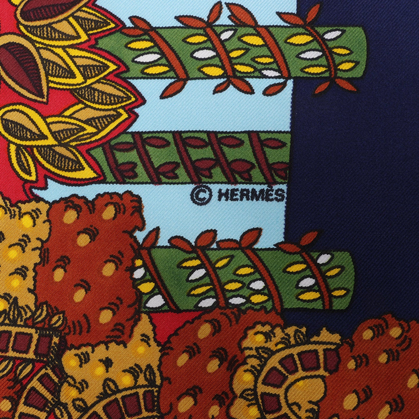 Hermès Carré 90 "LE PARADIS DU ROY" 100% Silk Scarf in Red
