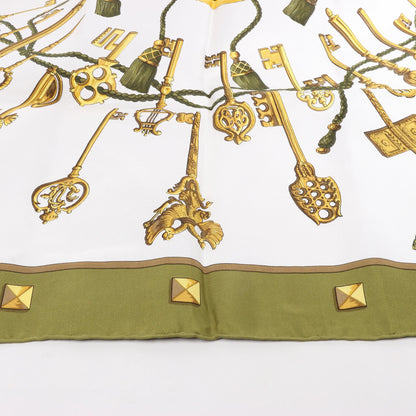 Hermès Carré 90 „LES CLES“ Seidentaschentuch in Khaki