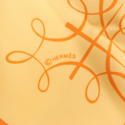 Hermès Carré 90 „L'ART D'ECRIRE“ Seidentaschentuch in Gelb