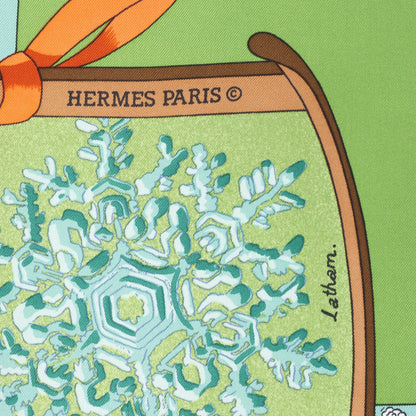 Hermès Carré 90 „Neige d'Antan“ Seidentaschentuch in Grün