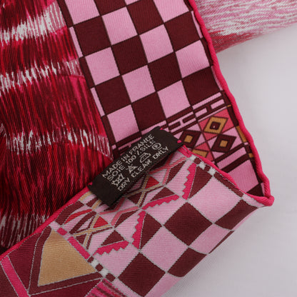 Hermès Carré 90 "PELAGES ET CAMOUFLAGE" 100% Silk Scarf in Burgundy x Pink
