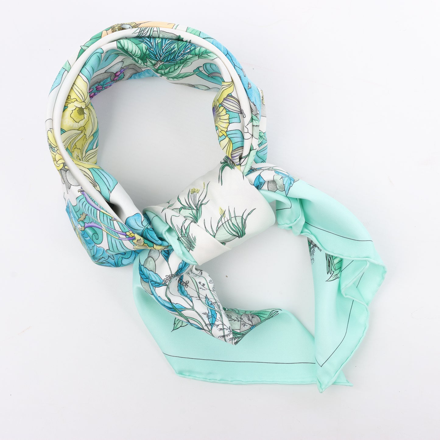 Hermès Carré 90 "Pythagore" 100% Silk Scarf in Green