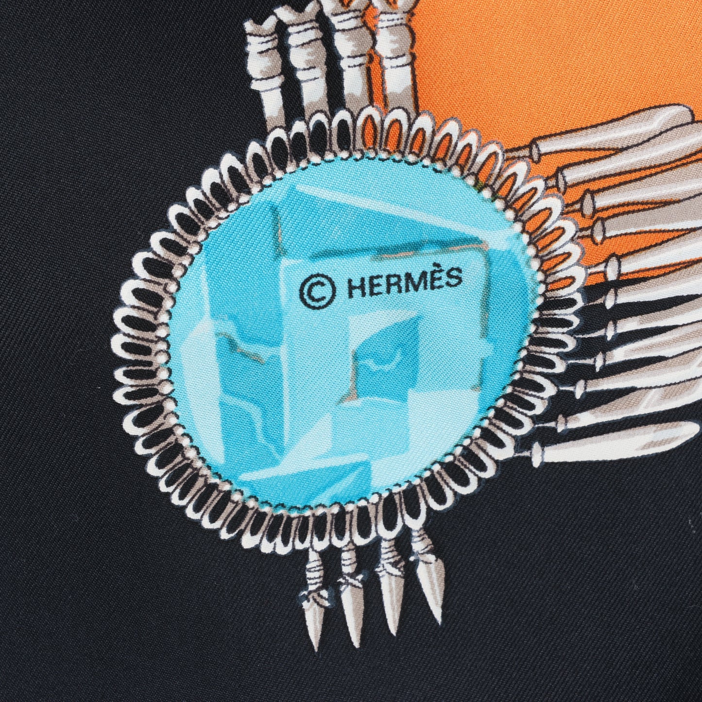 Hermès Carré 90 "Buddha Carnival" Seidentaschentuch in Schwarz