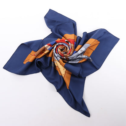 Hermès Carré 90 „TOUT CUIR“ Schal aus 100 % Seide in Marineblau