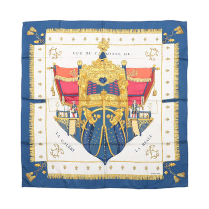 Hermès Carré 90 "Vue du Carrosse de la Galère La Réale" Mouchoir en soie bleu marine