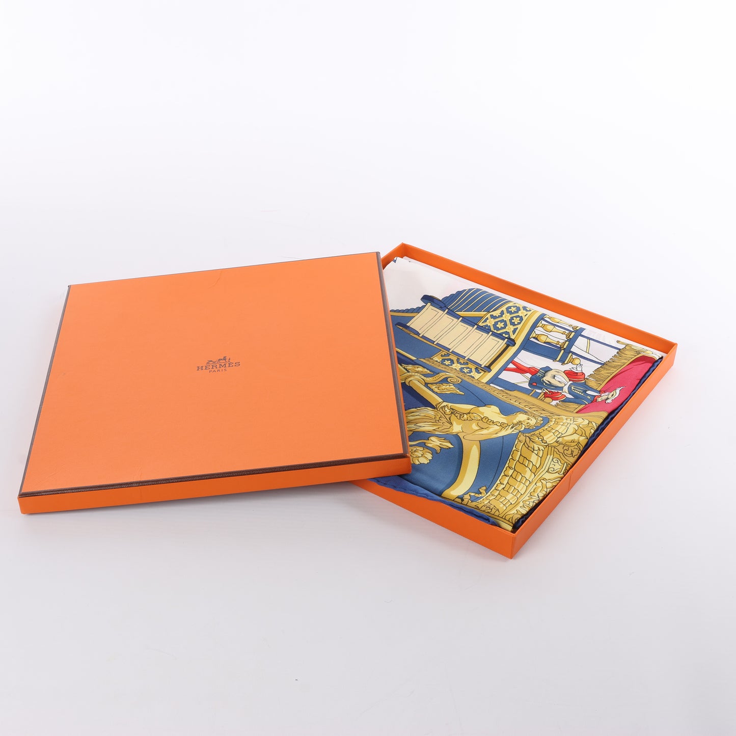 Hermès Carré 90 "Vue du Carrosse de la Galère La Réale" Mouchoir en soie bleu marine