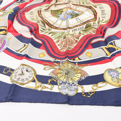 Hermès Carré 90 „Parmi les Fleurs je Compte les Heures“ Seidentaschentuch in Marineblau