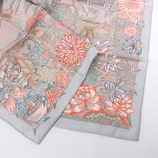 Hermès Carré 90 "Mille Feuilles de Soie" 100% Silk Scarf in Gray