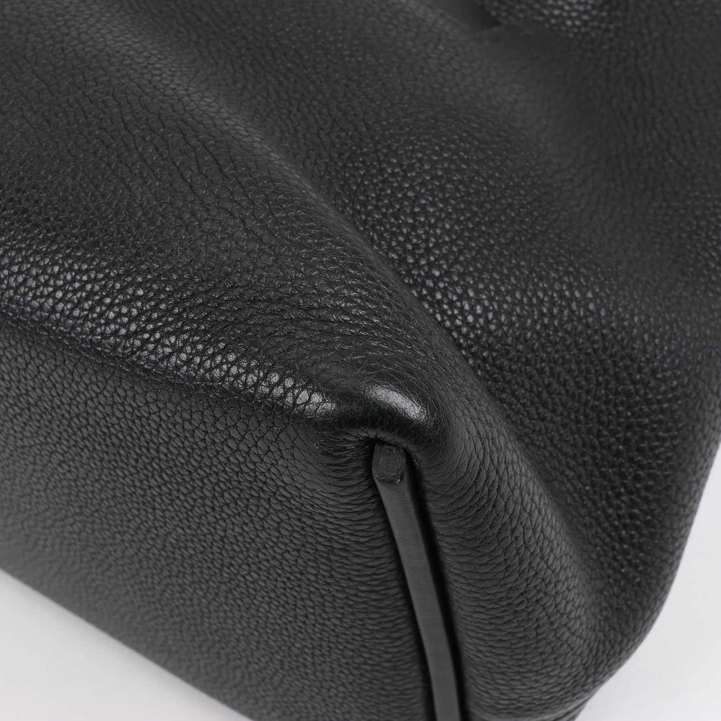 HERMES 24/24 29 Togo Lederhandtasche in Schwarz und Gold Metallbeschläge T: 2019