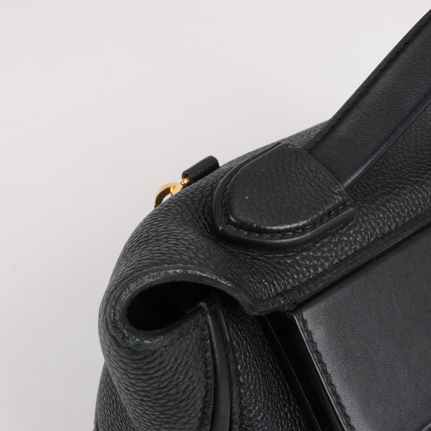 HERMES 24/24 29 Togo Lederhandtasche in Schwarz und Gold Metallbeschläge T: 2019