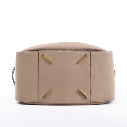 LOEWE – Kleine 2-Wege-Handtasche aus Hängemattenleder in Beige
