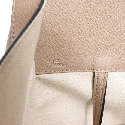 LOEWE – Kleine 2-Wege-Handtasche aus Hängemattenleder in Beige