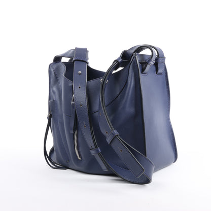 LOEWE – Hammock – Kleine 2-Wege-Handtasche aus Leder in Marineblau