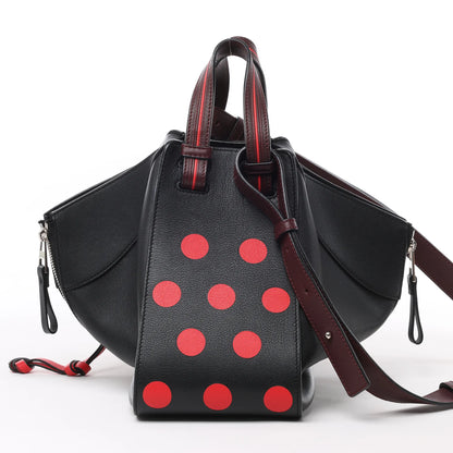 LOEWE Hammock Kleine 2-Wege-Handtasche aus Leder in Schwarz x Rot