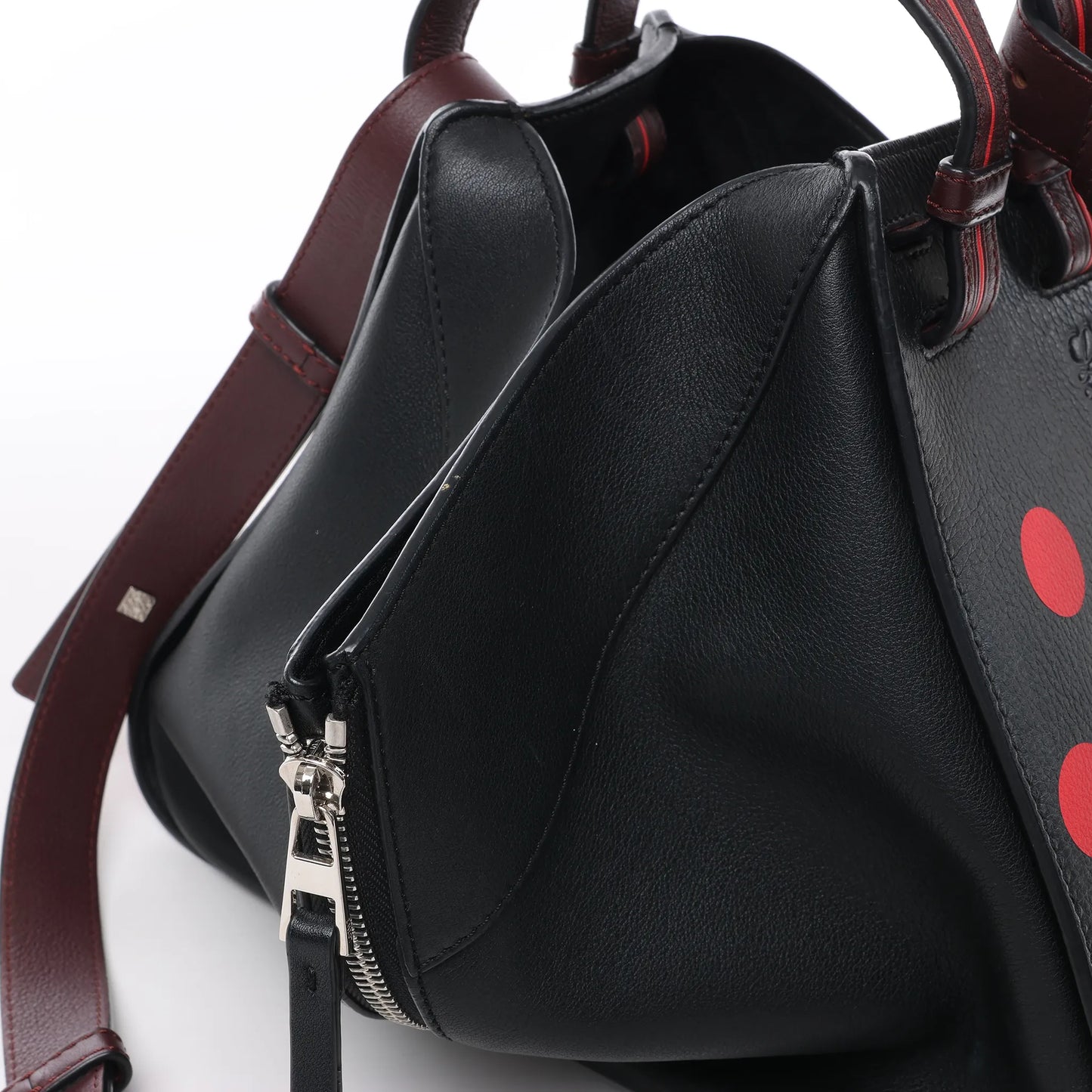 LOEWE Hammock Kleine 2-Wege-Handtasche aus Leder in Schwarz x Rot