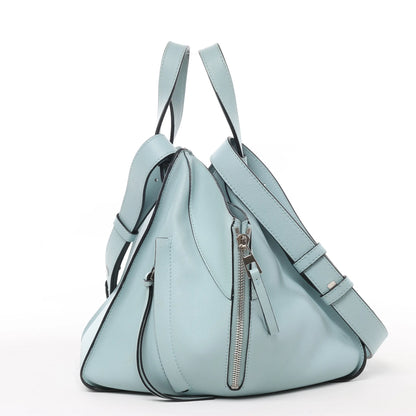 LOEWE Hammock Kleine 2-Wege-Handtasche aus Leder in Hellblau