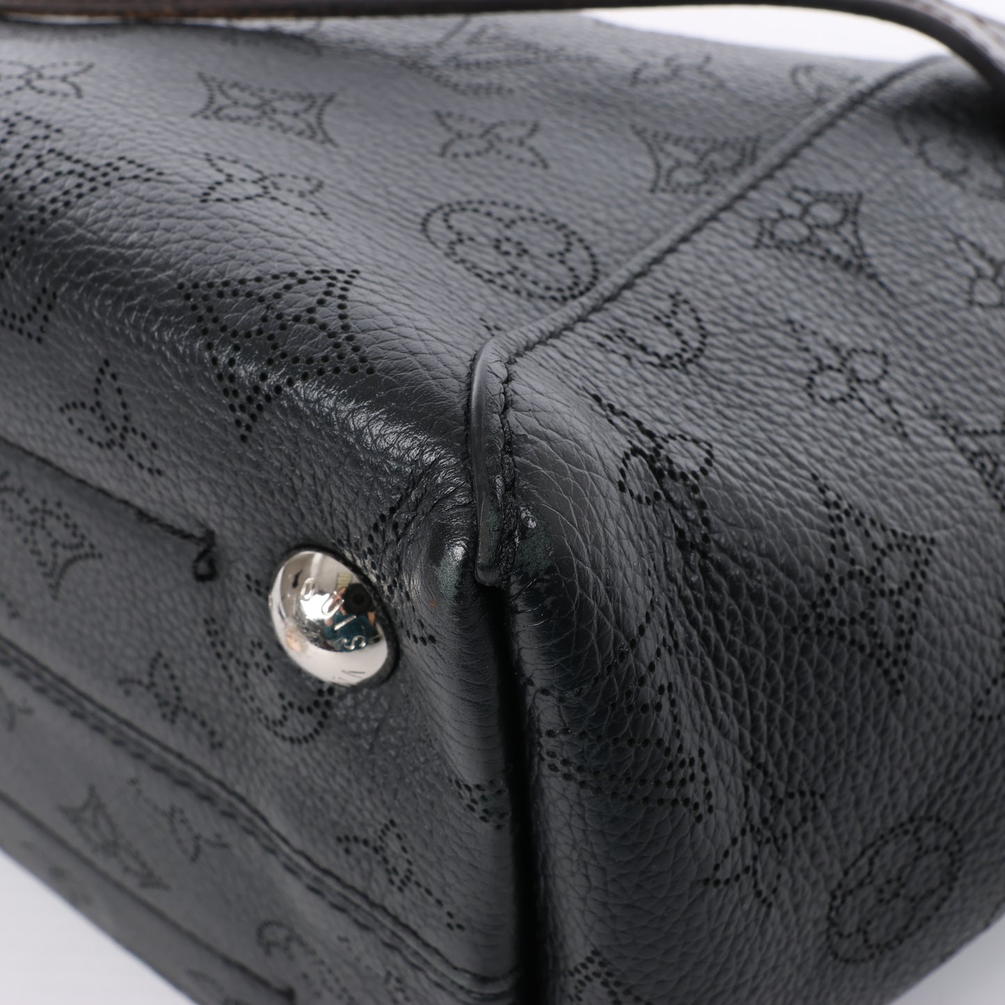 Louis Vuitton Hina Monogram Mahina Leder-Umhängetasche in Schwarz M54350
