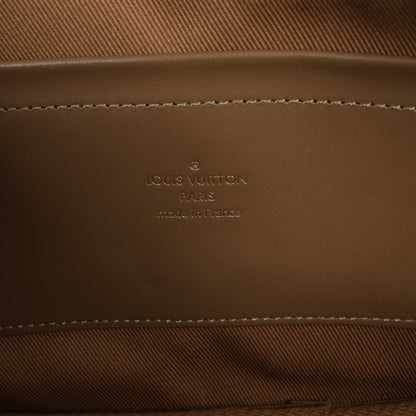 Louis Vuitton Monogram Utility Umhängetasche M80446