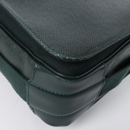 Louis Vuitton Taiga Viktor Shoulder Bag in Green M30144