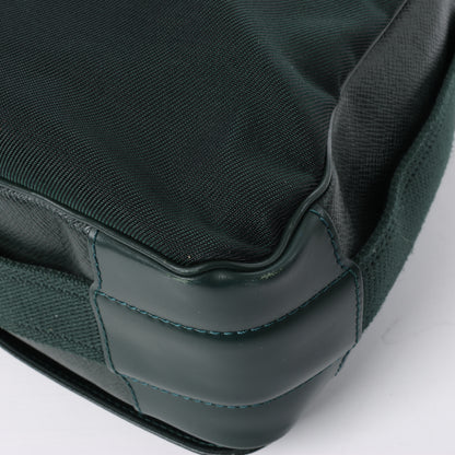 Louis Vuitton Taiga Viktor Shoulder Bag in Green M30144