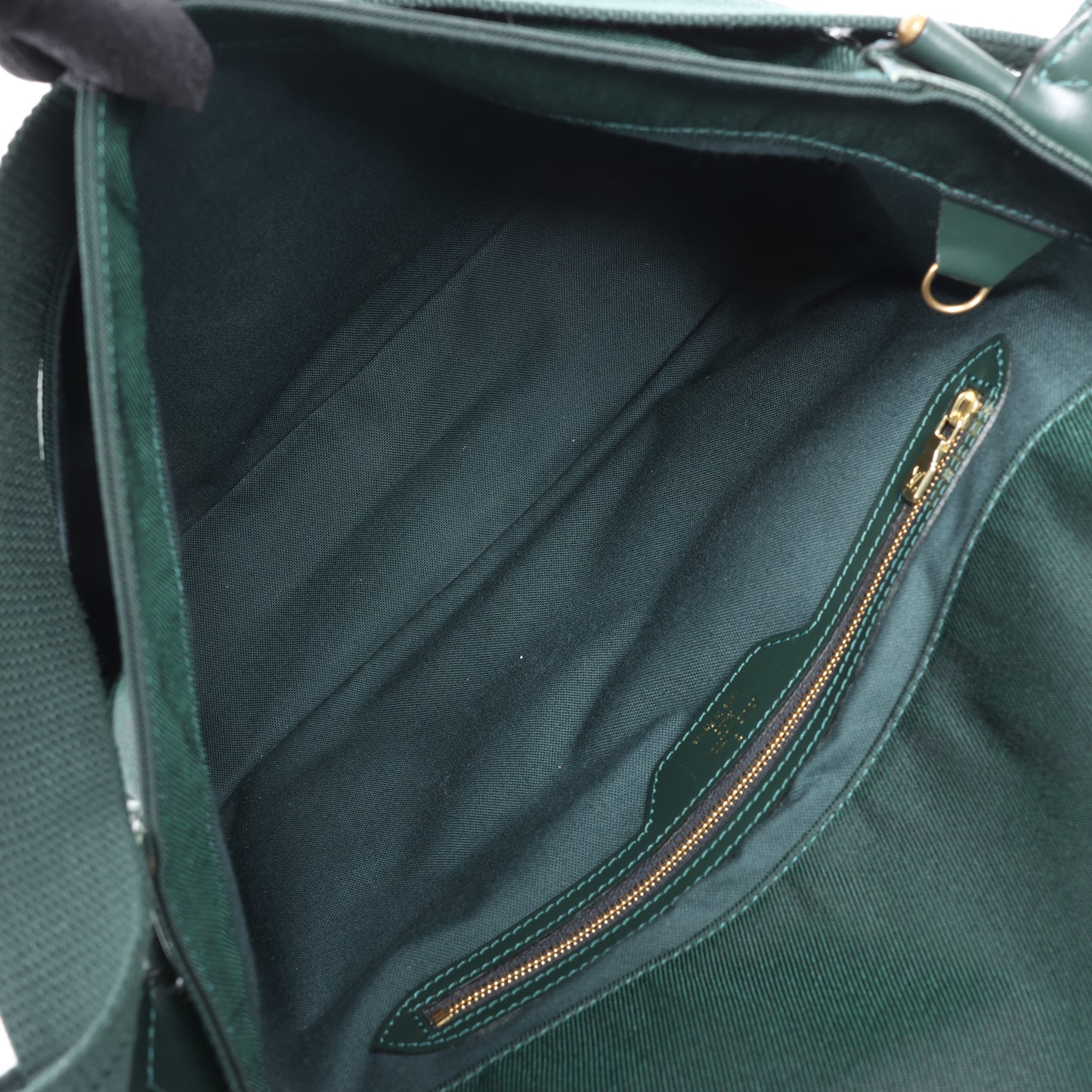 Louis Vuitton Taiga Viktor Shoulder Bag in Green M30144