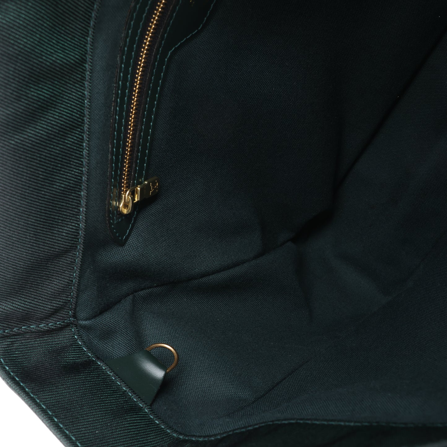 Louis Vuitton Taiga Viktor Shoulder Bag in Green M30144