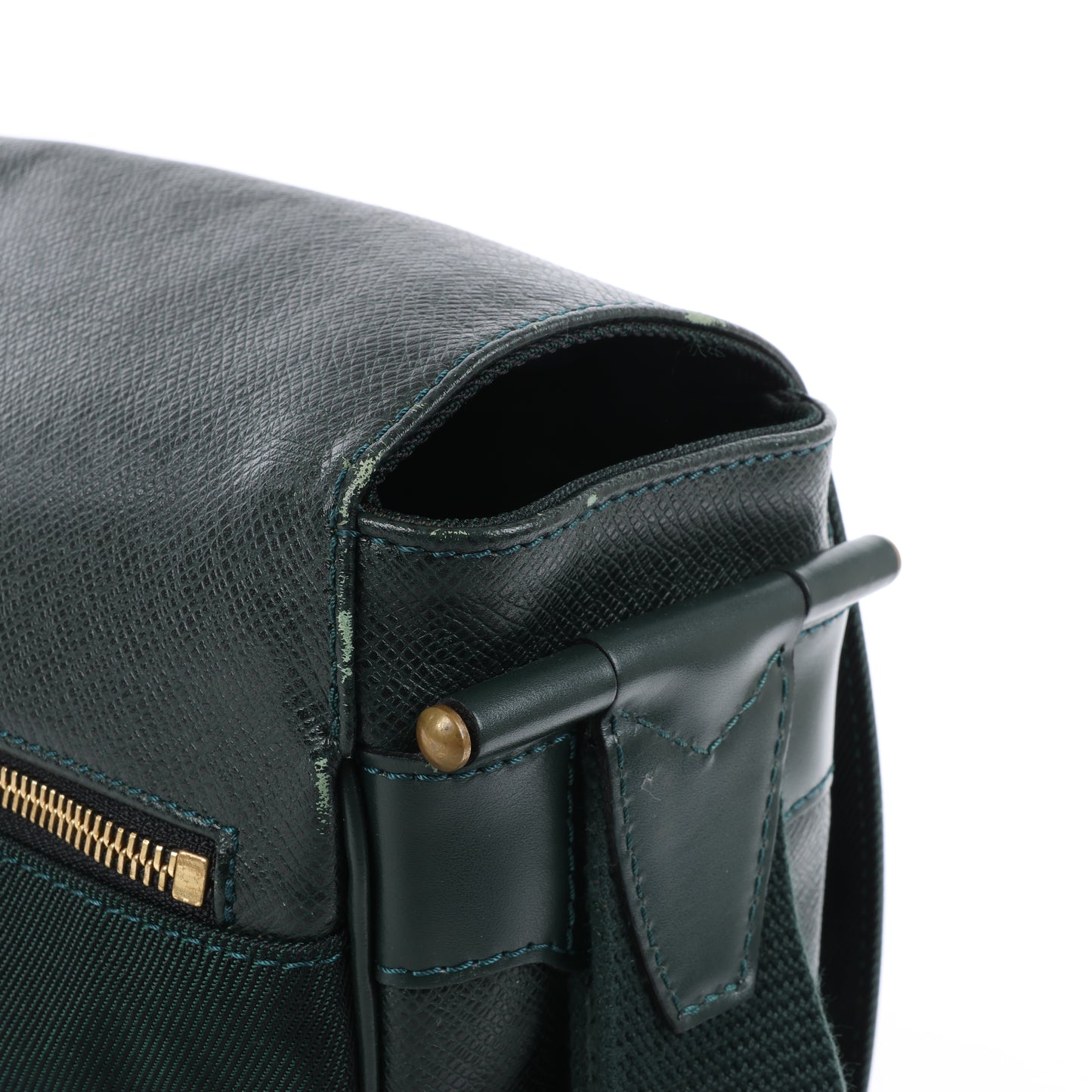 Louis Vuitton Taiga Viktor Shoulder Bag in Green M30144