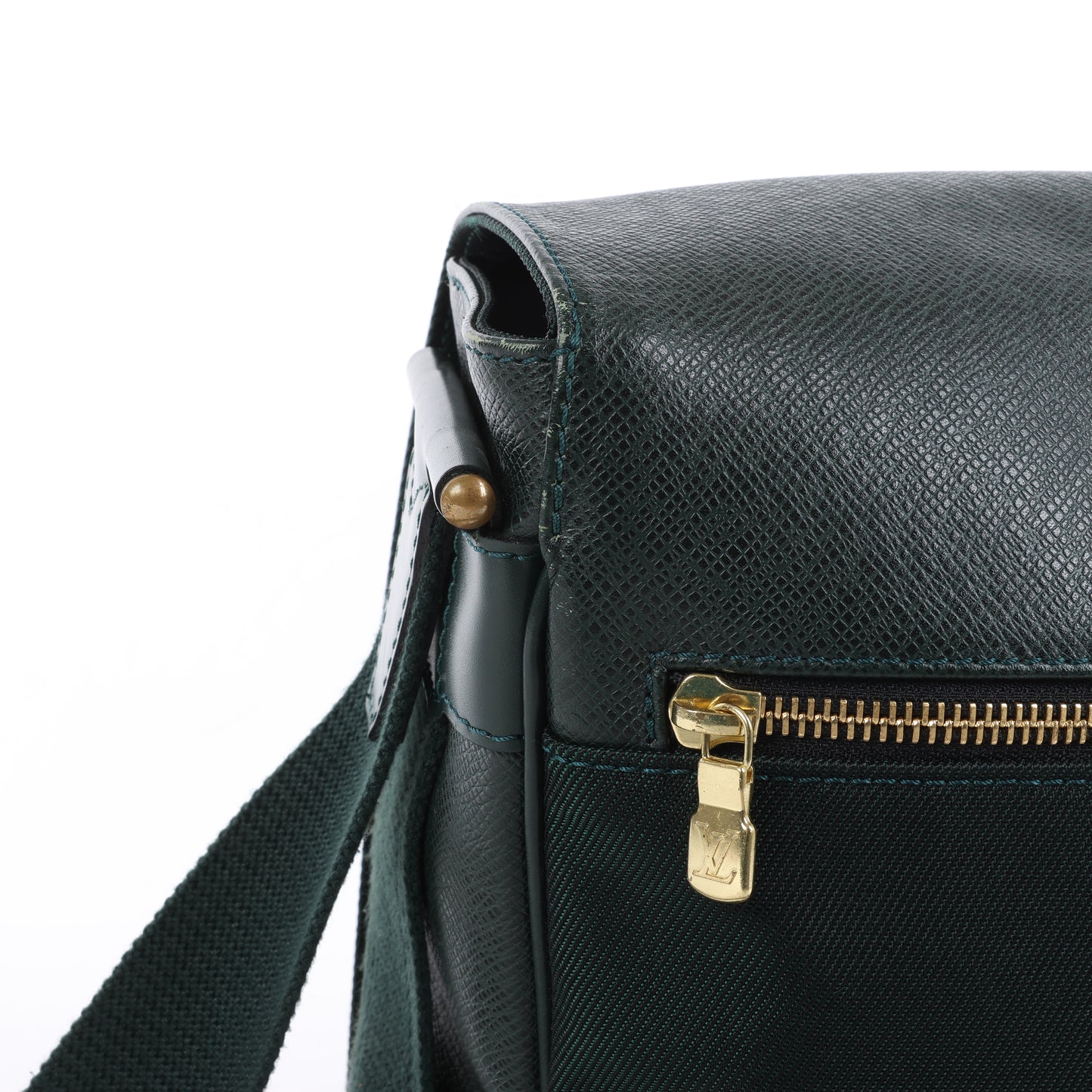 Louis Vuitton Taiga Viktor Shoulder Bag in Green M30144