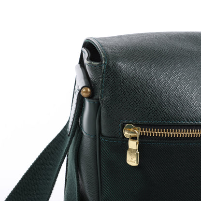 Louis Vuitton Taiga Viktor Shoulder Bag in Green M30144