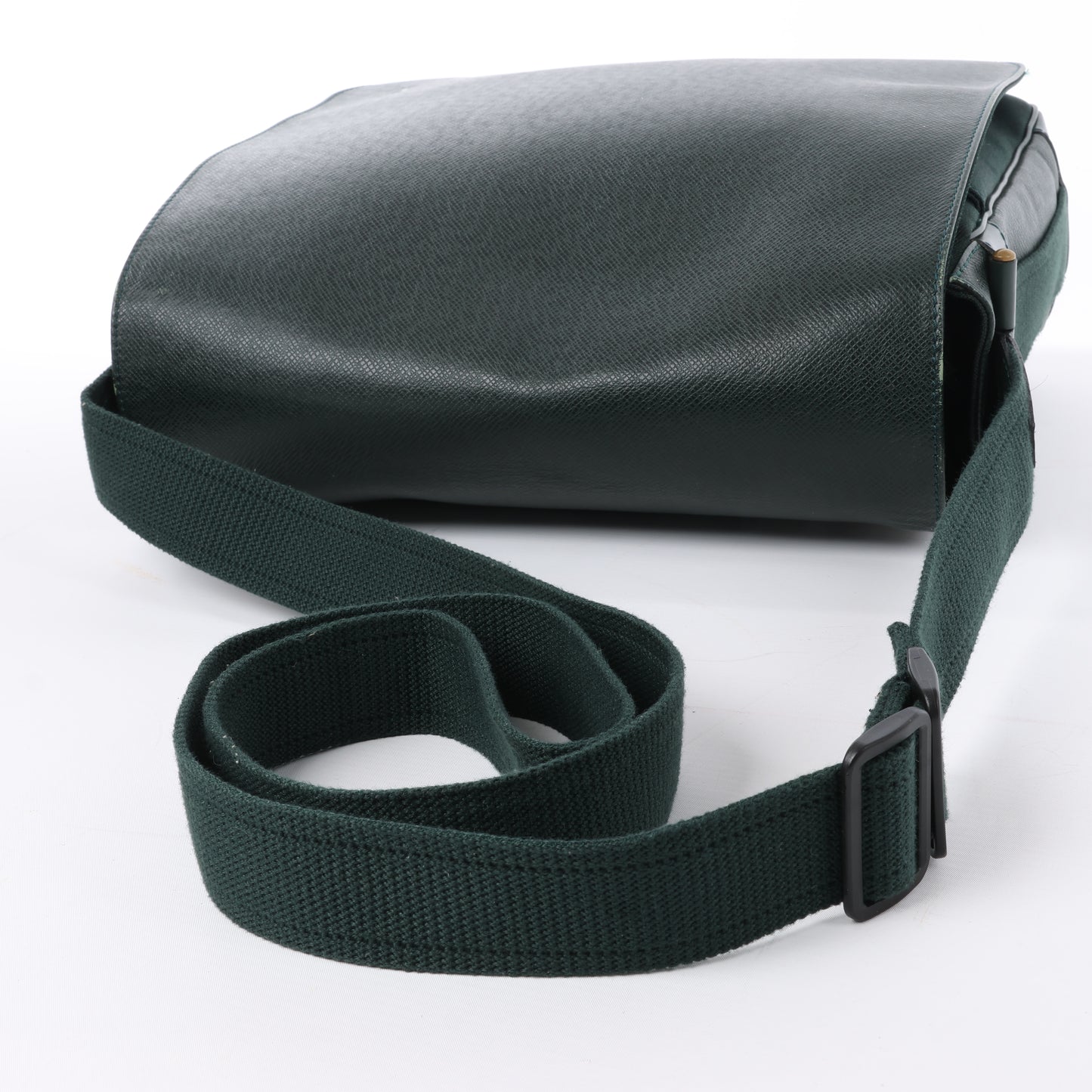 Louis Vuitton Taiga Viktor Shoulder Bag in Green M30144