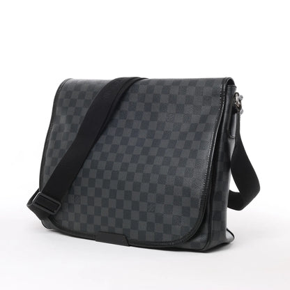 Louis Vuitton Damier Graphite Daniel MM Umhängetasche N58029