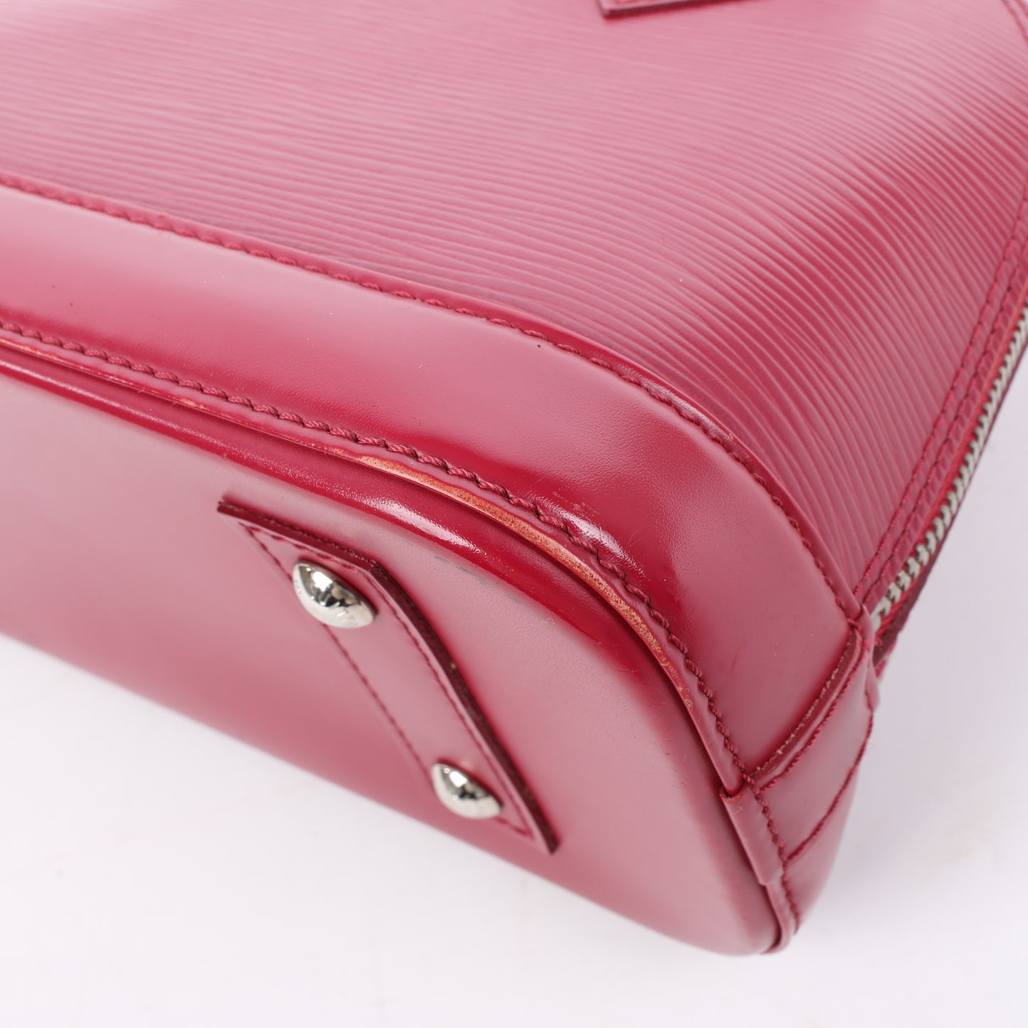 Louis Vuitton Epi Leder Alma BB Handtasche in Himbeere M40851