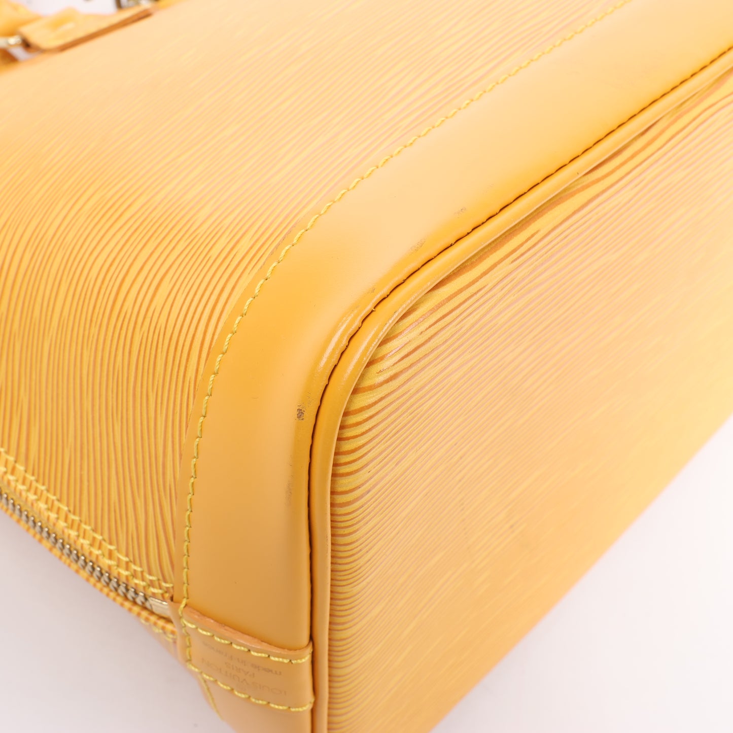 Sac à main Louis Vuitton Alma PM en cuir épi jaune M52149