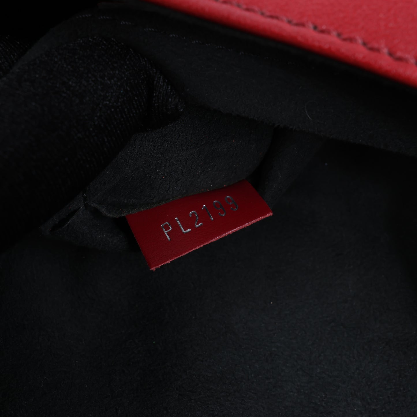 Louis Vuitton LV-Logo x Tanblan-Umhängetasche aus Leder in Rot M55506