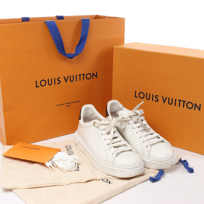 Louis Vuitton Leder-Monogramm Time Out Sneakers in Weiß, Größe 38 EU