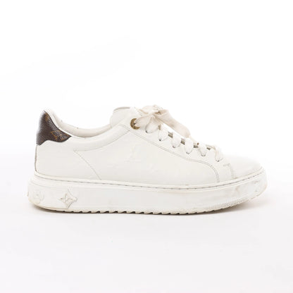 Louis Vuitton Leder-Monogramm Time Out Sneakers in Weiß, Größe 38 EU