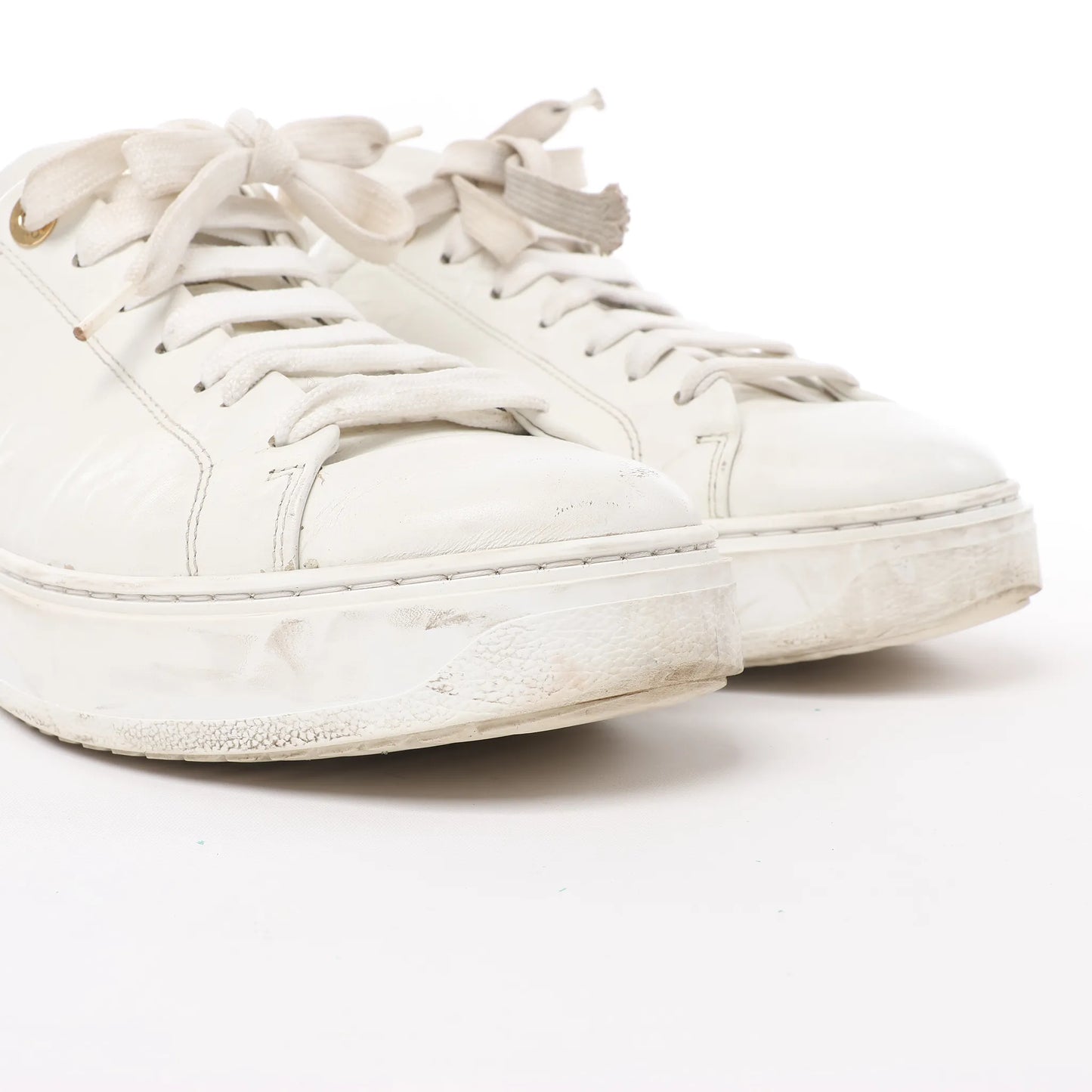 Louis Vuitton Leder-Monogramm Time Out Sneakers in Weiß, Größe 38 EU