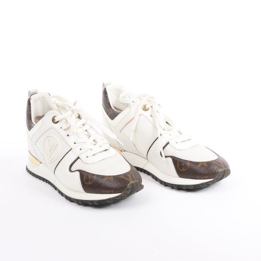 Louis Vuitton Run Away Sneakers aus Mesh und Monogram Canvas in Weiß/Braun, Größe 38,5 EU