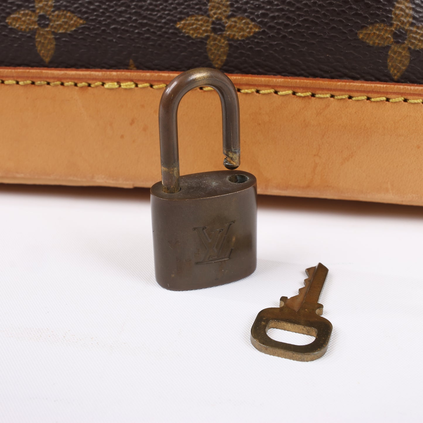 Louis Vuitton Monogramm Canvas Alma PM Handtasche M51130