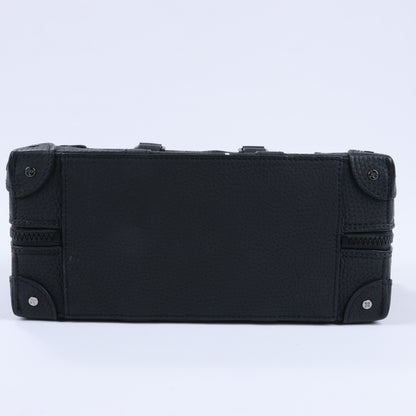 Louis Vuitton – Soft Trunk 2Way-Handtasche mit Monogrammprägung in Schwarz M57410