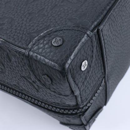 Louis Vuitton – Soft Trunk 2Way-Handtasche mit Monogrammprägung in Schwarz M57410