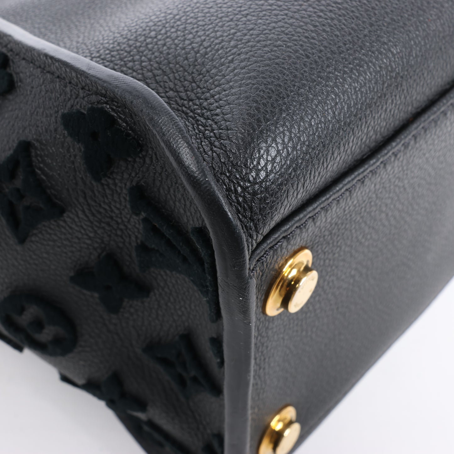 Sac à main Louis Vuitton Monogram Tuffetage On My Side en noir M53826