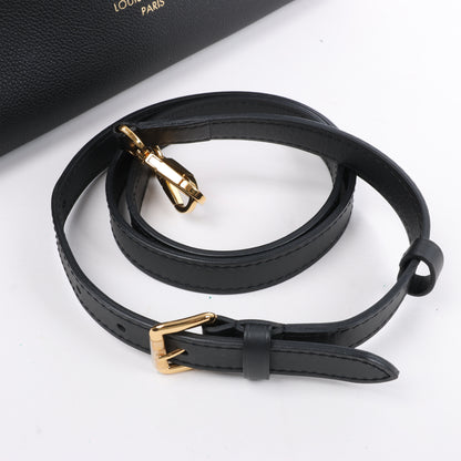 Sac à main Louis Vuitton Monogram Tuffetage On My Side en noir M53826