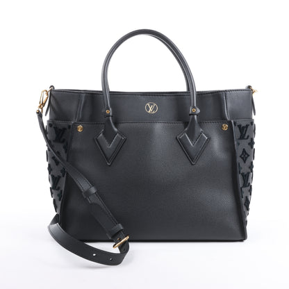 Sac à main Louis Vuitton Monogram Tuffetage On My Side en noir M53826