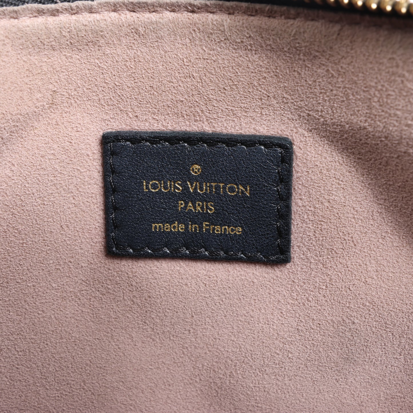 Louis Vuitton Coussin PM 2Way-Umhängetasche mit Monogrammprägung in Schwarz M57790